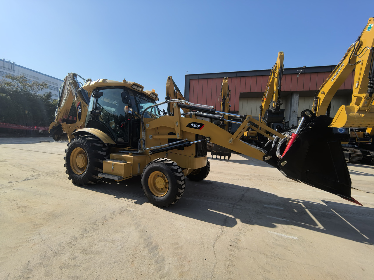 CAT 420F Backhoe Loader - Backhoe loader: picture 3 CAT 420F Backhoe Loader - Backhoe loader: picture 3