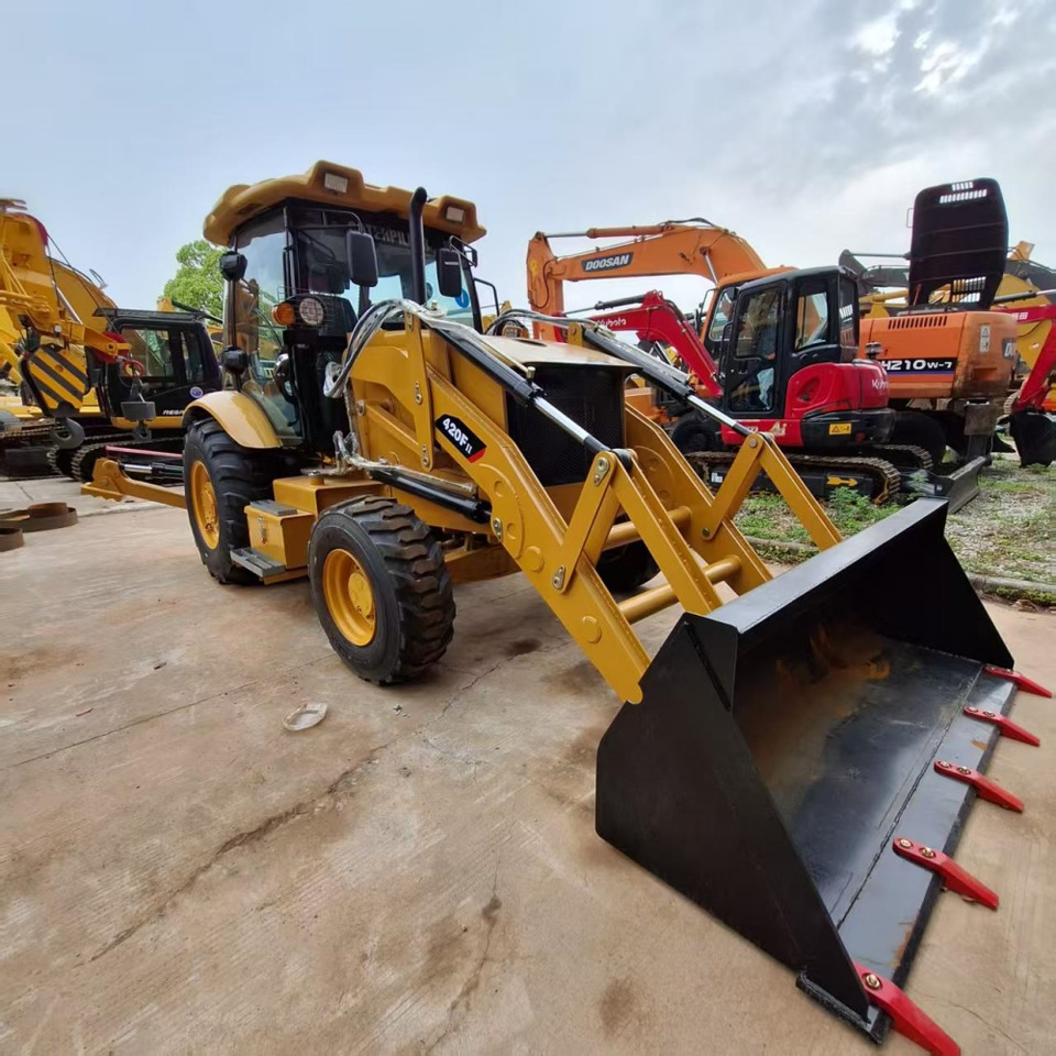CAT 420F Backhoe Loader - Backhoe loader: picture 1 CAT 420F Backhoe Loader - Backhoe loader: picture 1