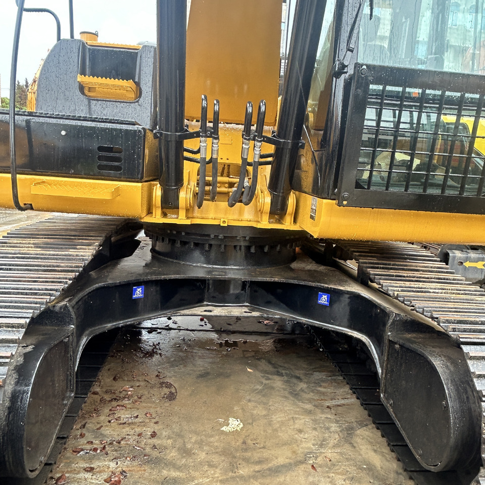 Crawler excavator CAT320D: picture 6