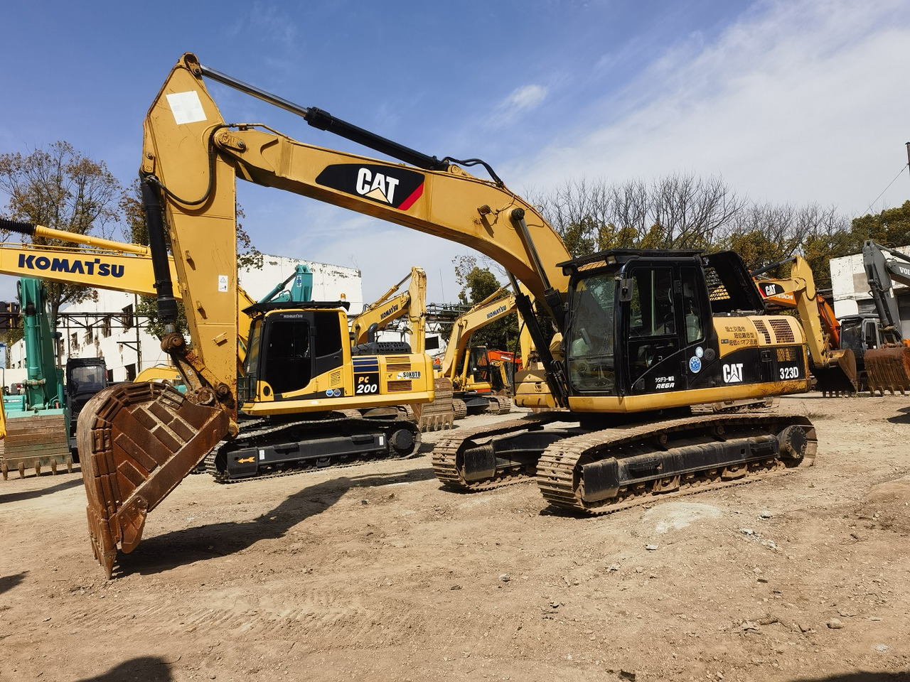CATERPILLAR 323D - Crawler excavator: picture 1 CATERPILLAR 323D - Crawler excavator: picture 1