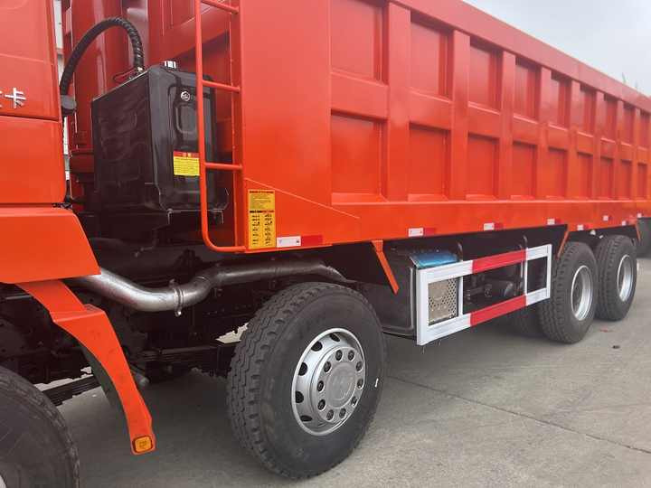 Chinese New or Used Dumper Tipper Dump Truck Used Shacman F3000 8X4 Dump Truck for Sale - Tipper: picture 4 Chinese New or Used Dumper Tipper Dump Truck Used Shacman F3000 8X4 Dump Truck for Sale - Tipper: picture 4