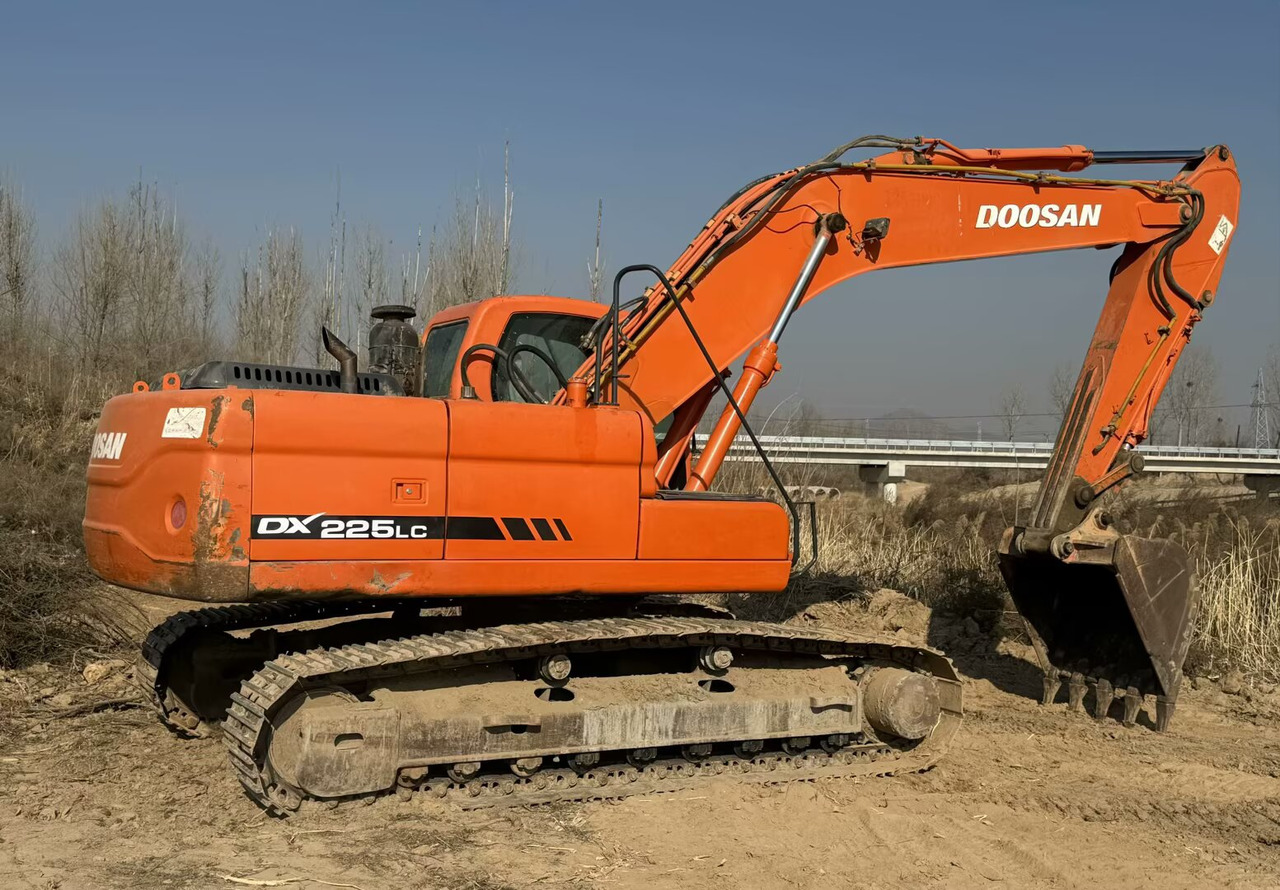 DOOSAN Doosan DX225LC Crawler excavator - Crawler excavator: picture 2 DOOSAN Doosan DX225LC Crawler excavator - Crawler excavator: picture 2