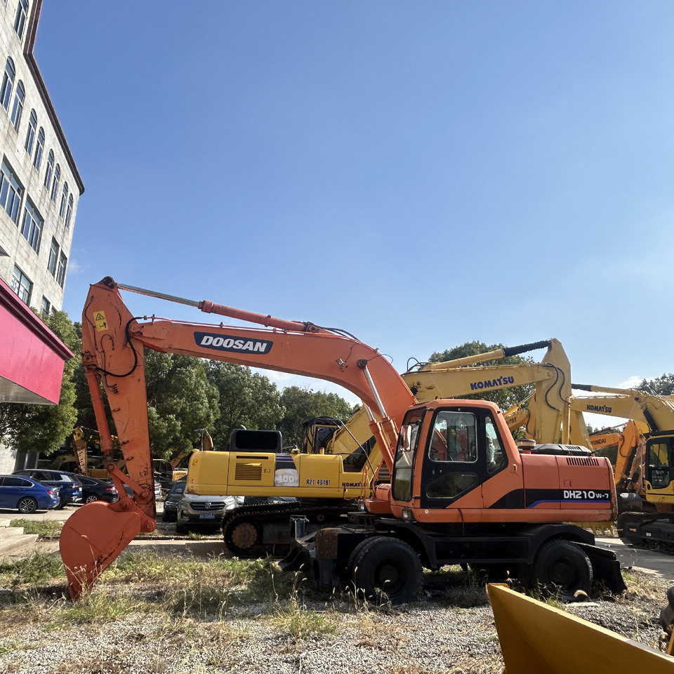Doosan DH210w-7 wheel excavator - Wheel excavator: picture 2 Doosan DH210w-7 wheel excavator - Wheel excavator: picture 2