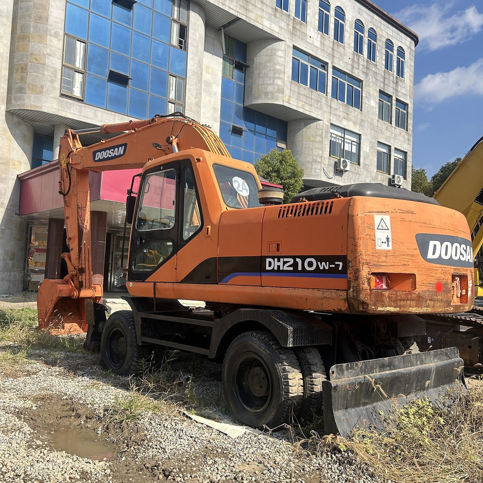 Doosan DH210w-7 wheel excavator - Wheel excavator: picture 4 Doosan DH210w-7 wheel excavator - Wheel excavator: picture 4