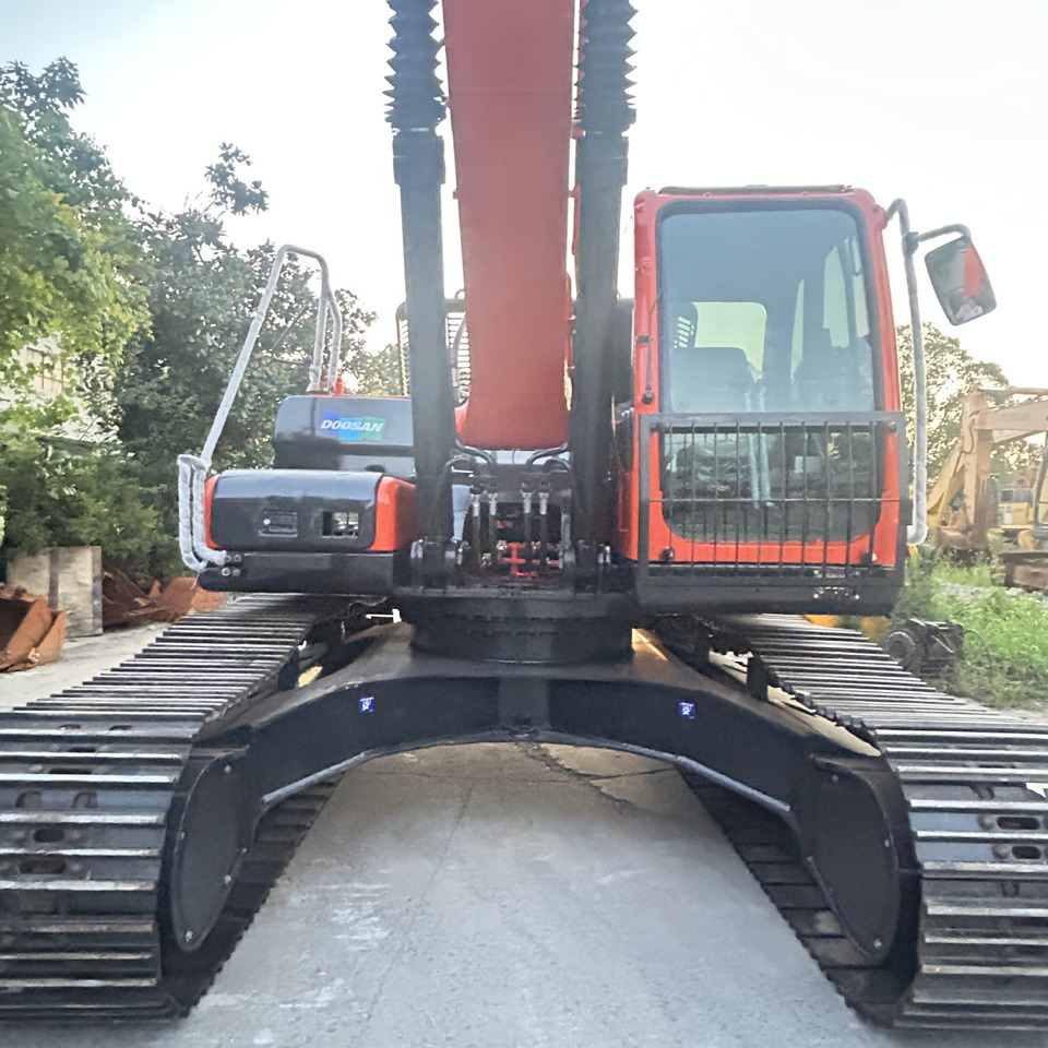 Doosan DX300LC-9c Crawler Excavator - Crawler excavator: picture 3 Doosan DX300LC-9c Crawler Excavator - Crawler excavator: picture 3