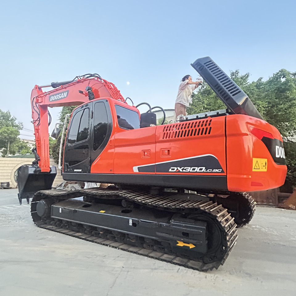 Doosan DX300LC-9c Crawler Excavator - Crawler excavator: picture 2 Doosan DX300LC-9c Crawler Excavator - Crawler excavator: picture 2