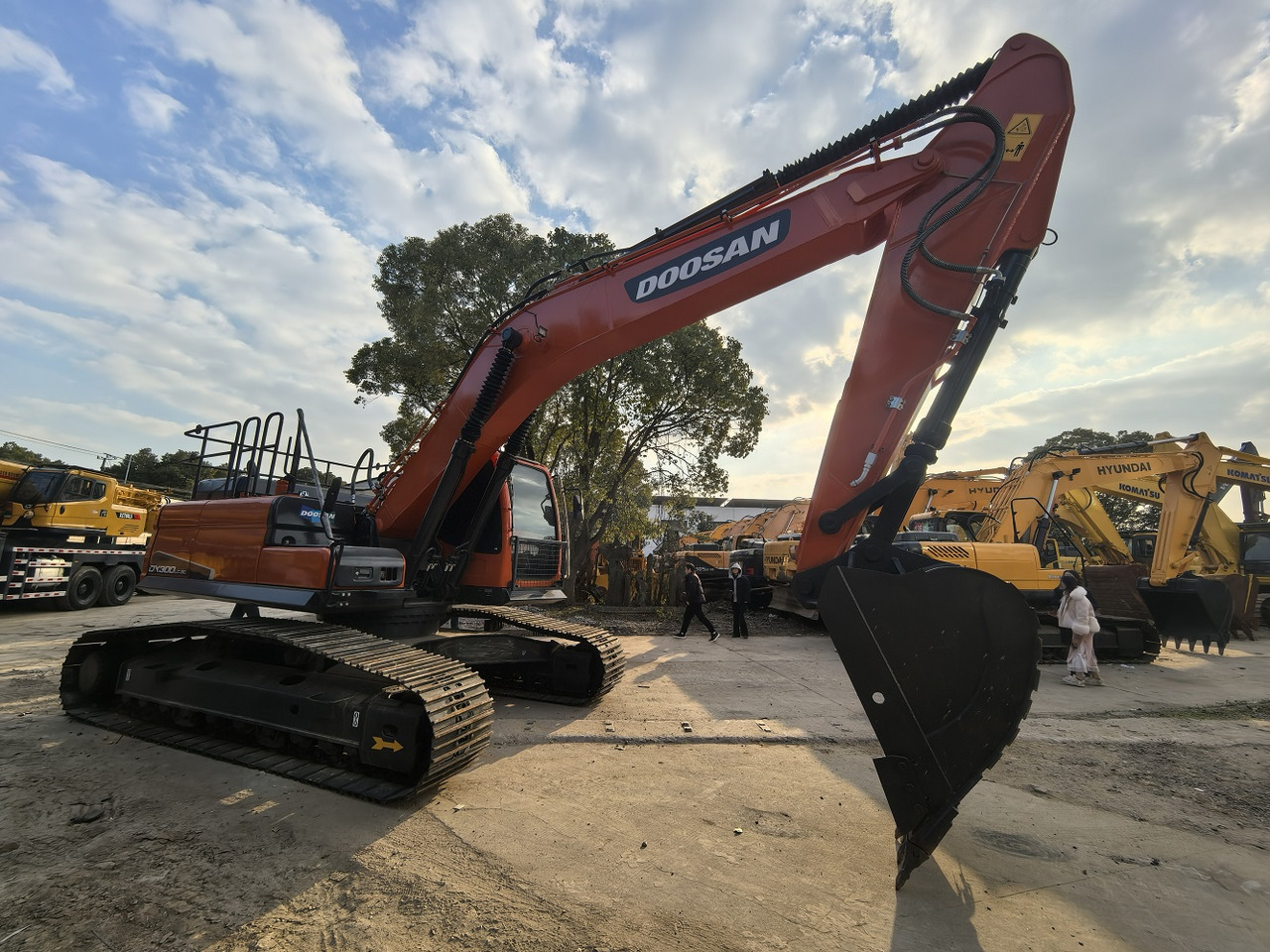 Doosan DX300LC Crawler Excavator - Crawler excavator: picture 3 Doosan DX300LC Crawler Excavator - Crawler excavator: picture 3