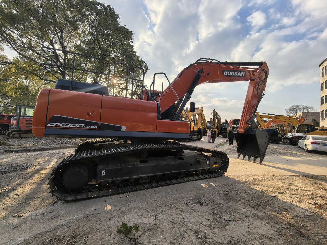 Doosan DX300LC Crawler Excavator - Crawler excavator: picture 2 Doosan DX300LC Crawler Excavator - Crawler excavator: picture 2