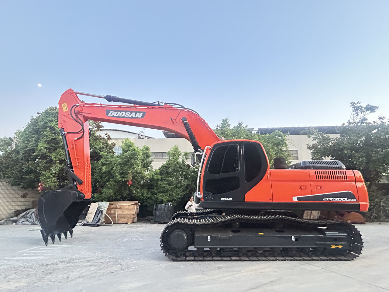 Doosan DX300LC Crawler Excavator - Crawler excavator: picture 2 Doosan DX300LC Crawler Excavator - Crawler excavator: picture 2
