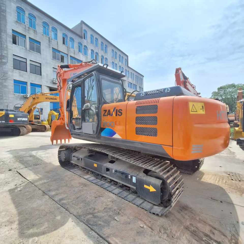 Hitachi ZX200-5g excavator - Excavator: picture 2 Hitachi ZX200-5g excavator - Excavator: picture 2