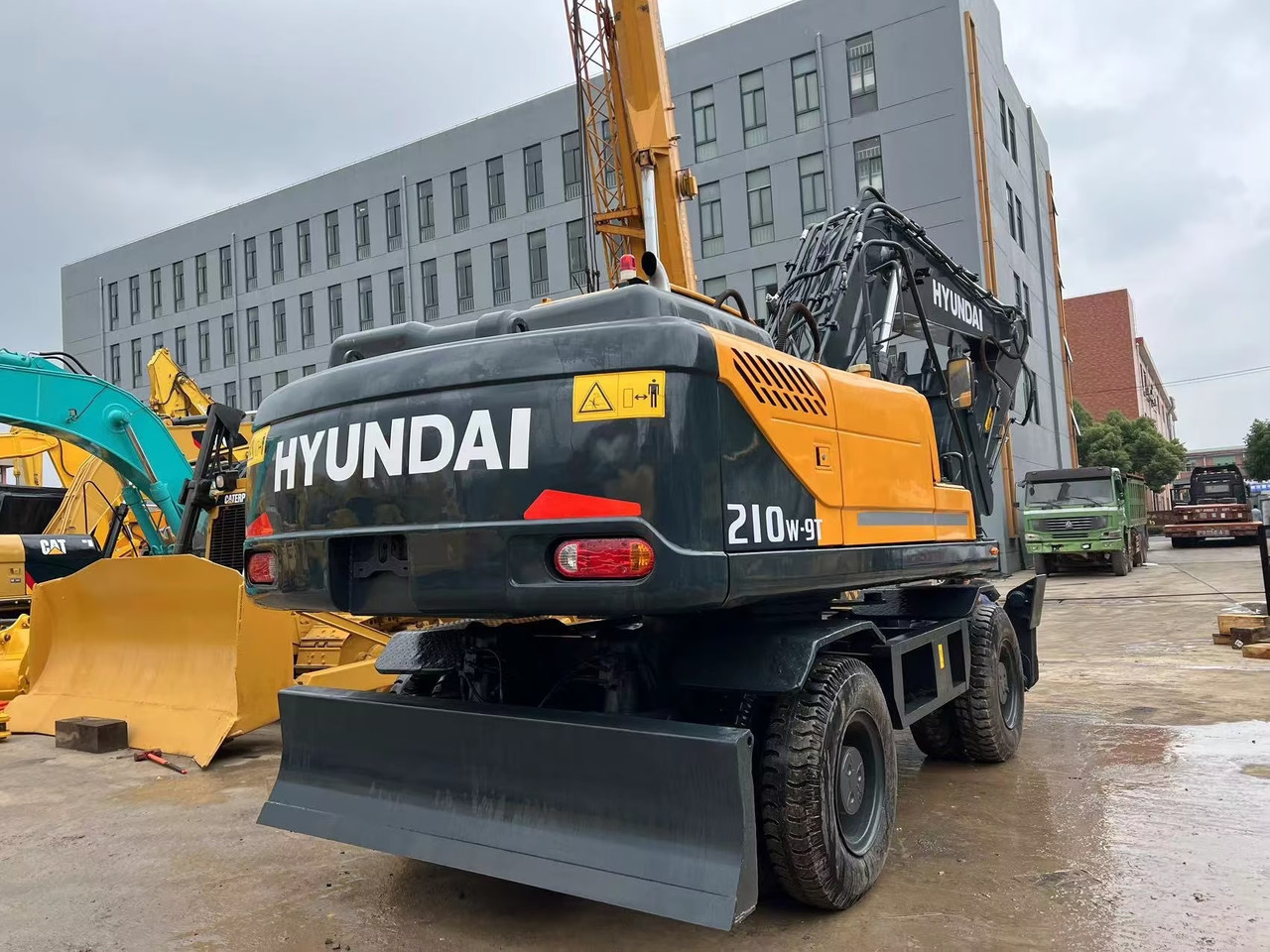 Hyundai 210w-9 wheel excavator - Wheel excavator: picture 5 Hyundai 210w-9 wheel excavator - Wheel excavator: picture 5