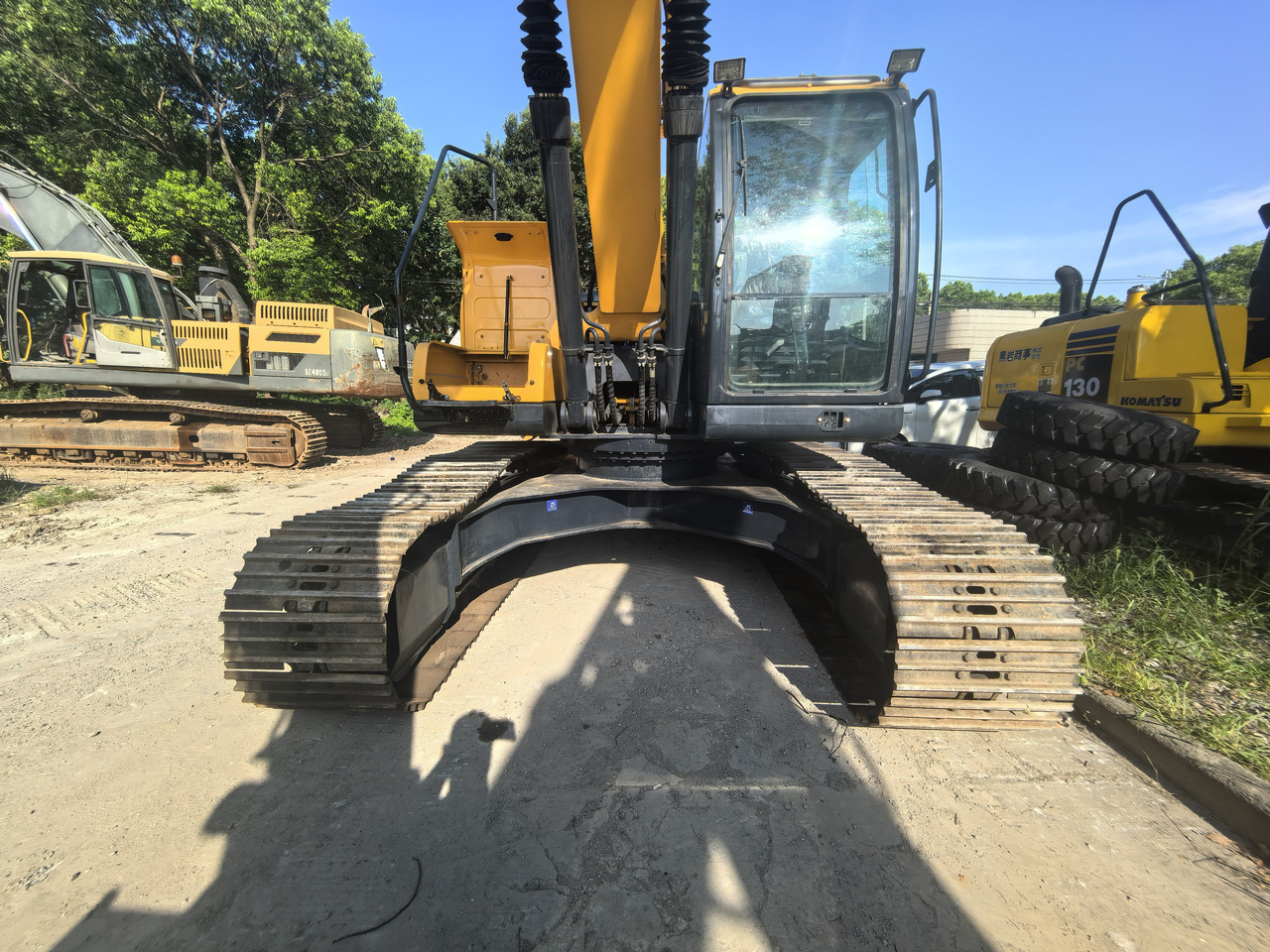 Hyundai 220lc-9s excavator - Wheel excavator: picture 3 Hyundai 220lc-9s excavator - Wheel excavator: picture 3