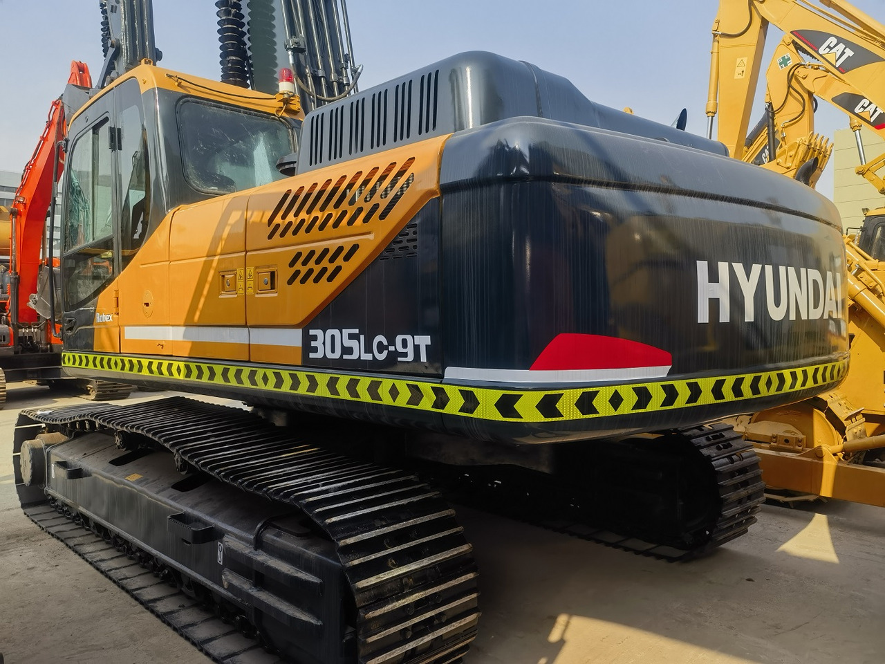 Hyundai 305LC-9T excavator - Crawler excavator: picture 2 Hyundai 305LC-9T excavator - Crawler excavator: picture 2