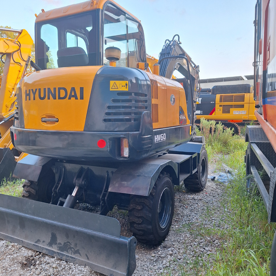 Hyundai 60vs excavator - Wheel excavator: picture 4 Hyundai 60vs excavator - Wheel excavator: picture 4