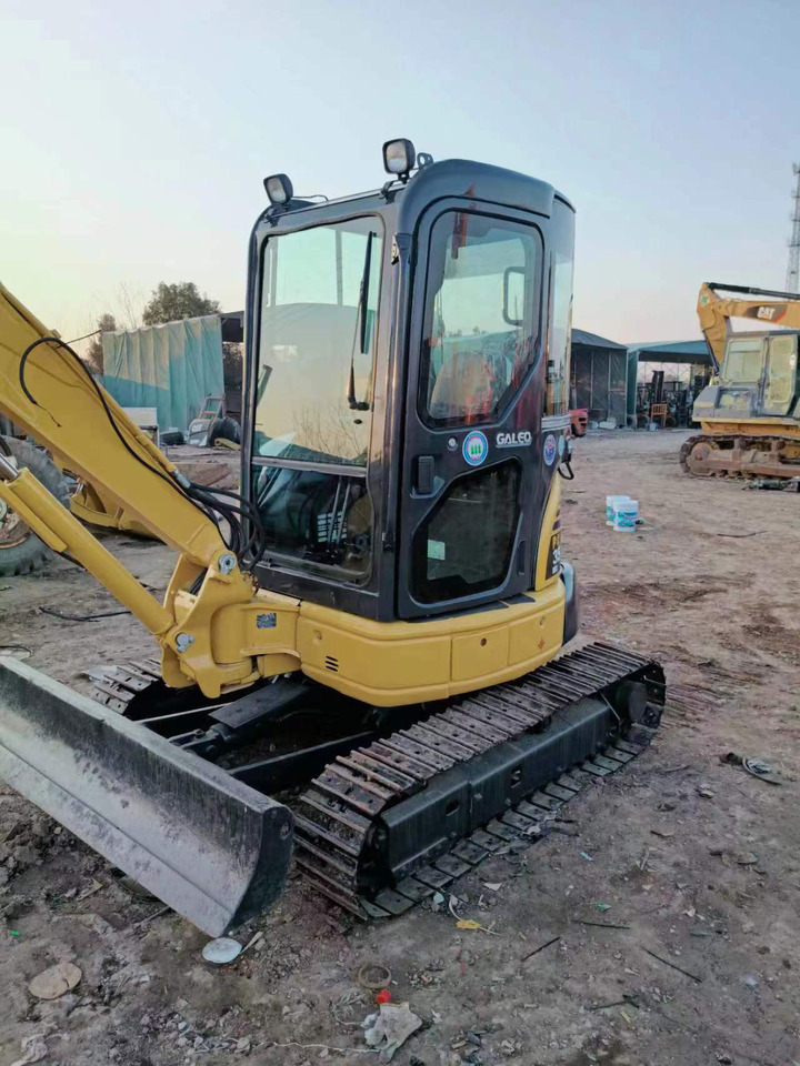 KOMATSU PC35 Excavator - Crawler excavator: picture 4 KOMATSU PC35 Excavator - Crawler excavator: picture 4