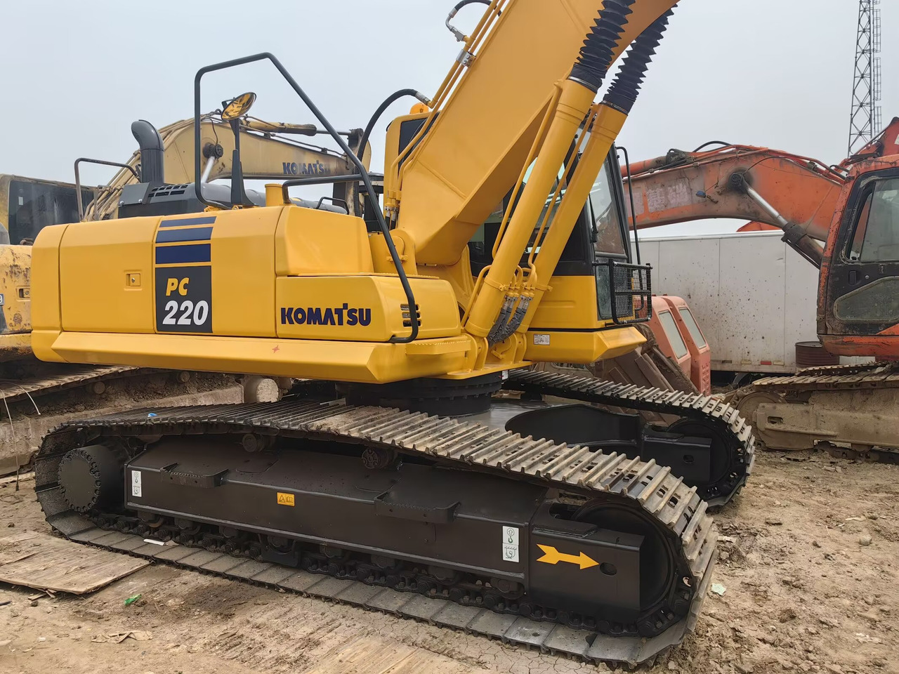 Komatsu PC 220-8 Excavator - Crawler excavator: picture 3 Komatsu PC 220-8 Excavator - Crawler excavator: picture 3