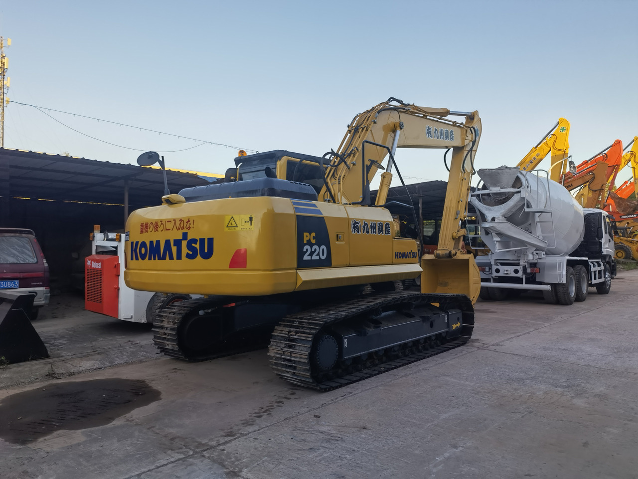 Komatsu PC 220-8 Excavator - Crawler excavator: picture 2 Komatsu PC 220-8 Excavator - Crawler excavator: picture 2