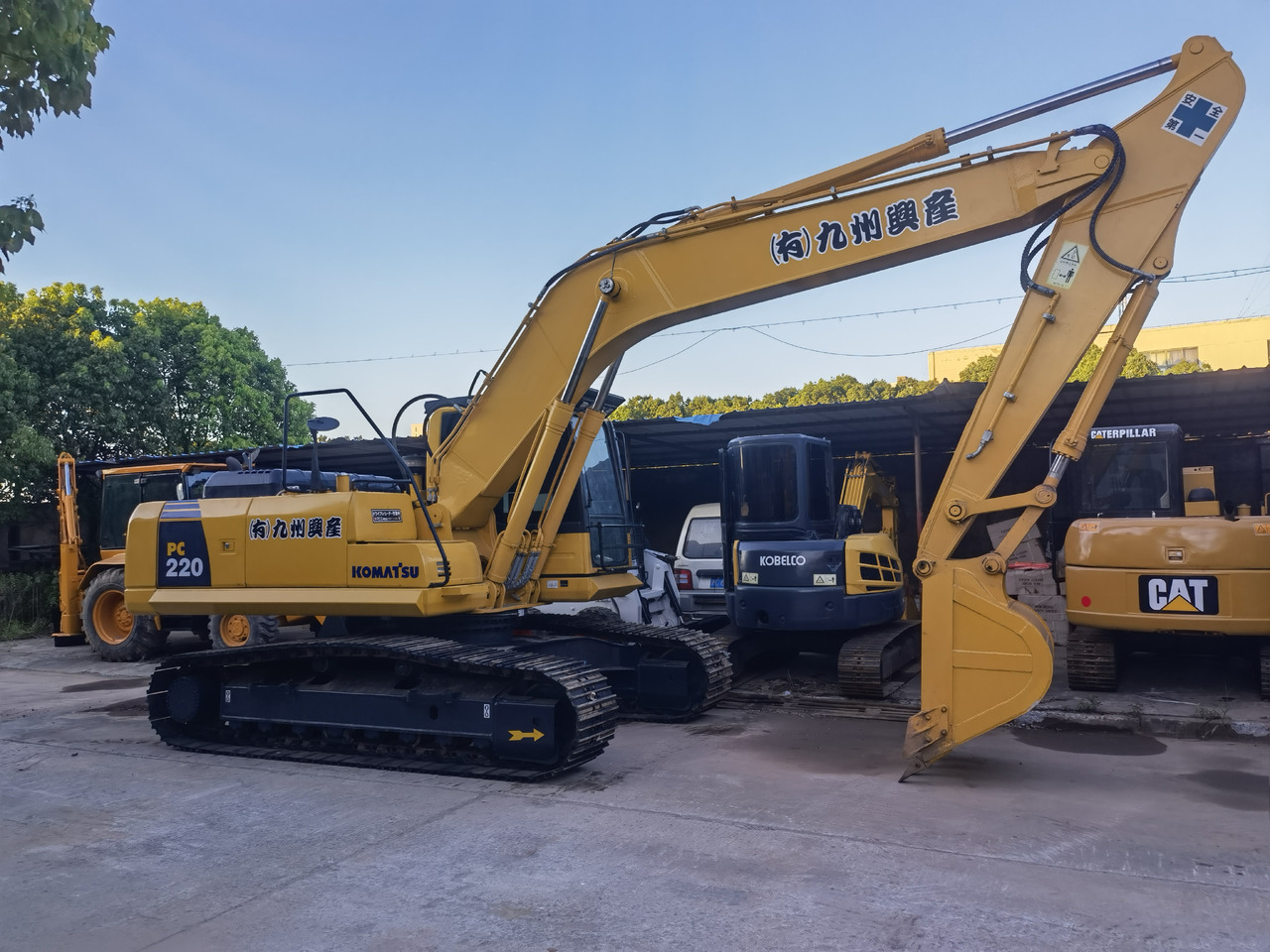 Komatsu PC 220-8 Excavator - Crawler excavator: picture 3 Komatsu PC 220-8 Excavator - Crawler excavator: picture 3