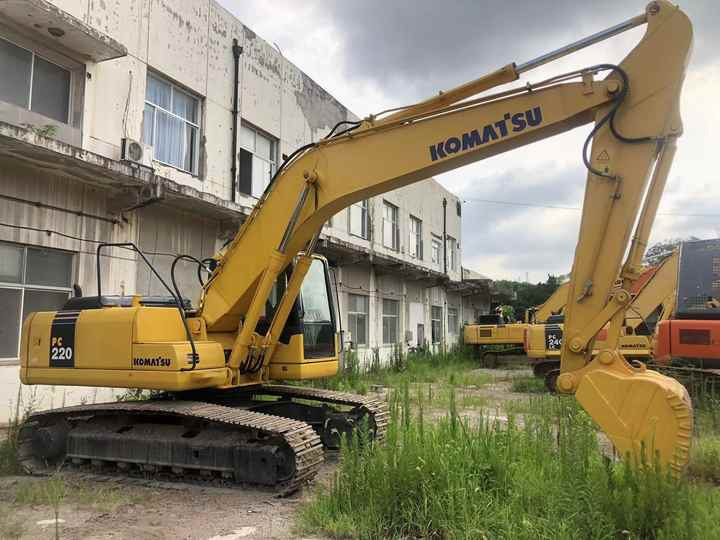 Komatsu PC220-7 - Crawler excavator: picture 2 Komatsu PC220-7 - Crawler excavator: picture 2
