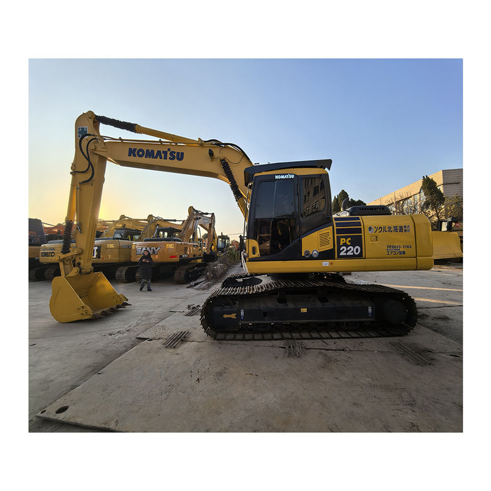 Komatsu PC220-7 Excavator - Crawler excavator: picture 1 Komatsu PC220-7 Excavator - Crawler excavator: picture 1