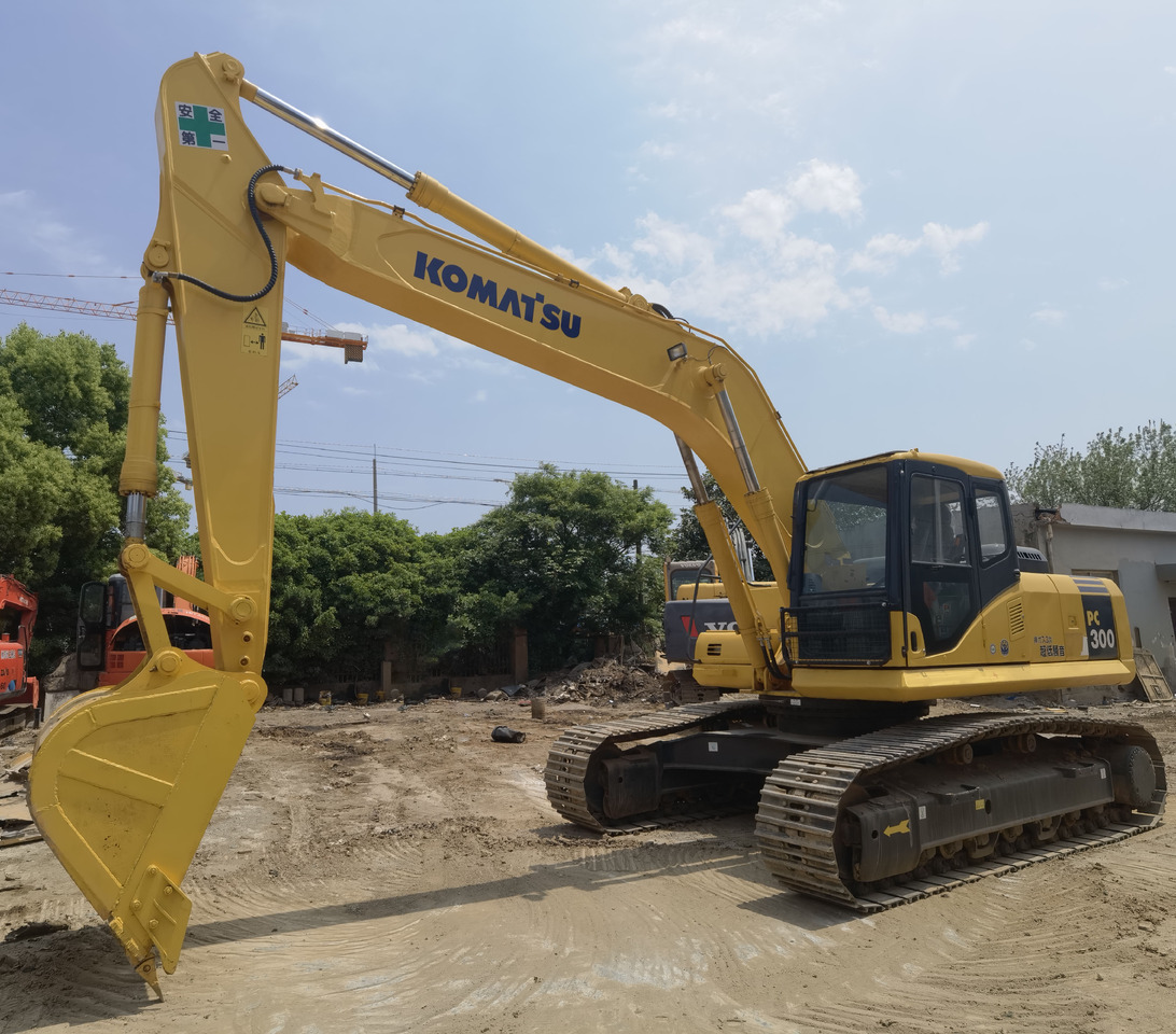 Komatsu PC300-7 Excavator - Crawler excavator: picture 3 Komatsu PC300-7 Excavator - Crawler excavator: picture 3