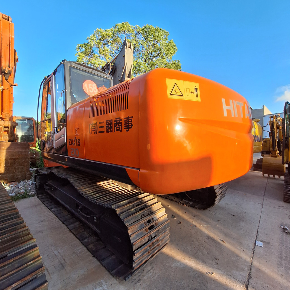 Second hand Hitachi ZX210 excavator - Excavator: picture 1 Second hand Hitachi ZX210 excavator - Excavator: picture 1