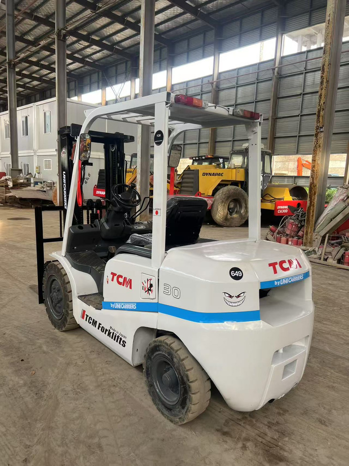 TCM FD30 Forklift - Diesel forklift: picture 2 TCM FD30 Forklift - Diesel forklift: picture 2