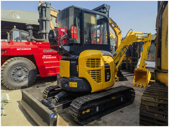 Used Komatsu PC70-8 mini digger original Japan Komatsu PC70 PC78 PC60 PC35mr PC40mr PC55mr small excavator on sale - Crawler excavator: picture 1 Used Komatsu PC70-8 mini digger original Japan Komatsu PC70 PC78 PC60 PC35mr PC40mr PC55mr small excavator on sale - Crawler excavator: picture 1