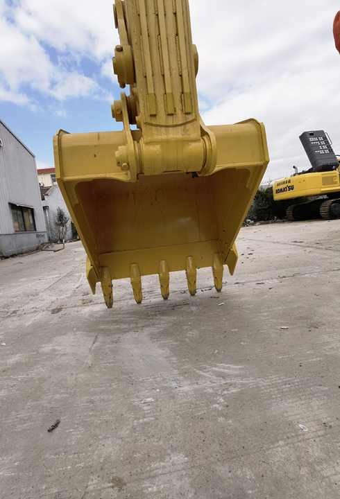 Used original komatsu240-8 24tons hydraulic crawler excavator used crawler excavator Komatsu pc240-8CL - Crawler excavator: picture 3 Used original komatsu240-8 24tons hydraulic crawler excavator used crawler excavator Komatsu pc240-8CL - Crawler excavator: picture 3