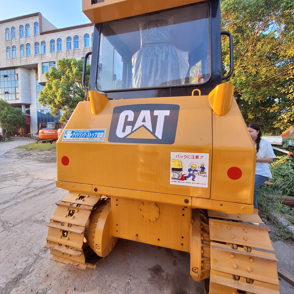 Used caterpillar cat D5k bulldozer - Bulldozer: picture 1 Used caterpillar cat D5k bulldozer - Bulldozer: picture 1