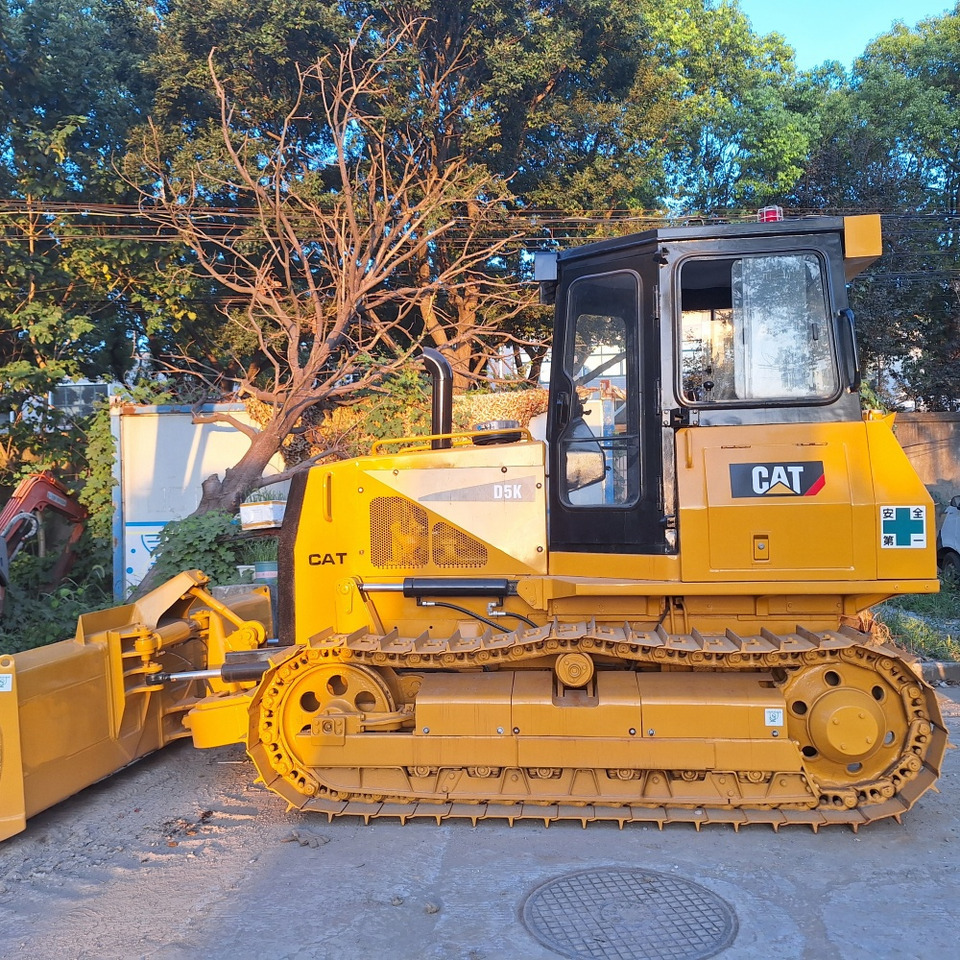 Used caterpillar cat D5k bulldozer - Bulldozer: picture 2 Used caterpillar cat D5k bulldozer - Bulldozer: picture 2