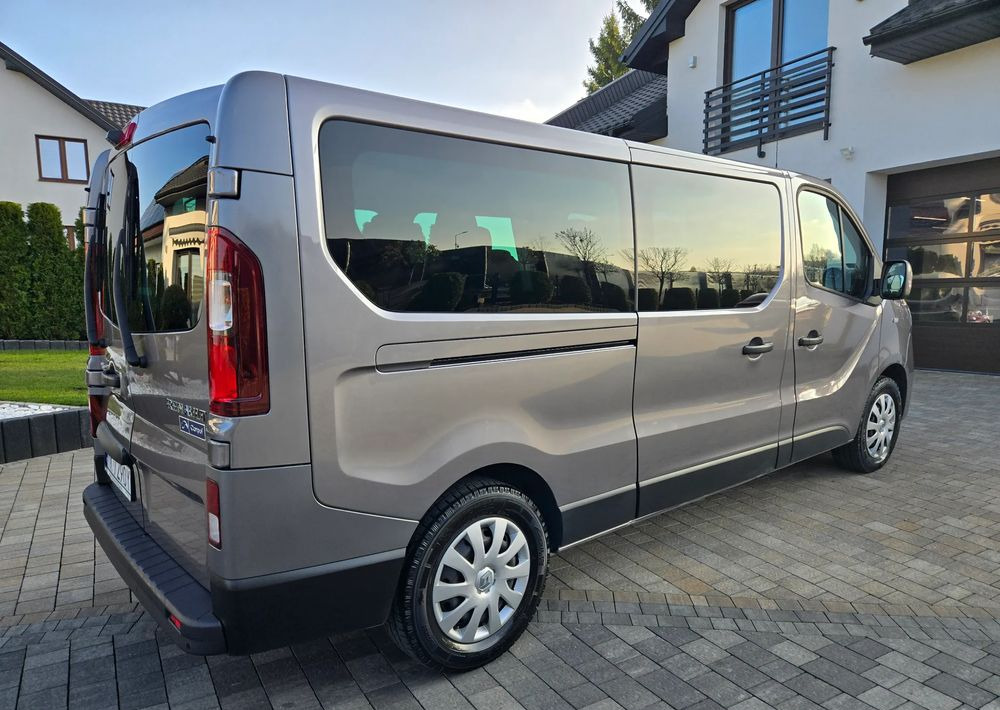 Renault Trafic Grand SpaceClass 2.0 dCi EDC - Car: picture 5 Renault Trafic Grand SpaceClass 2.0 dCi EDC - Car: picture 5