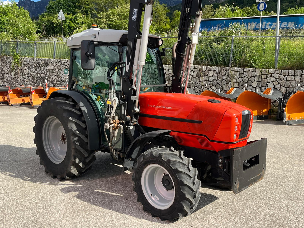 TRATTORE SAME FRUTTETO S 100 – CARICATORE - Farm tractor: picture 4 TRATTORE SAME FRUTTETO S 100 – CARICATORE - Farm tractor: picture 4