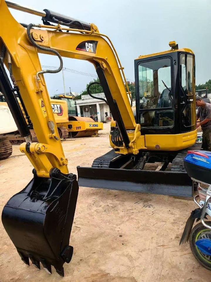 CAT 304 C CR - Mini excavator: picture 1 CAT 304 C CR - Mini excavator: picture 1