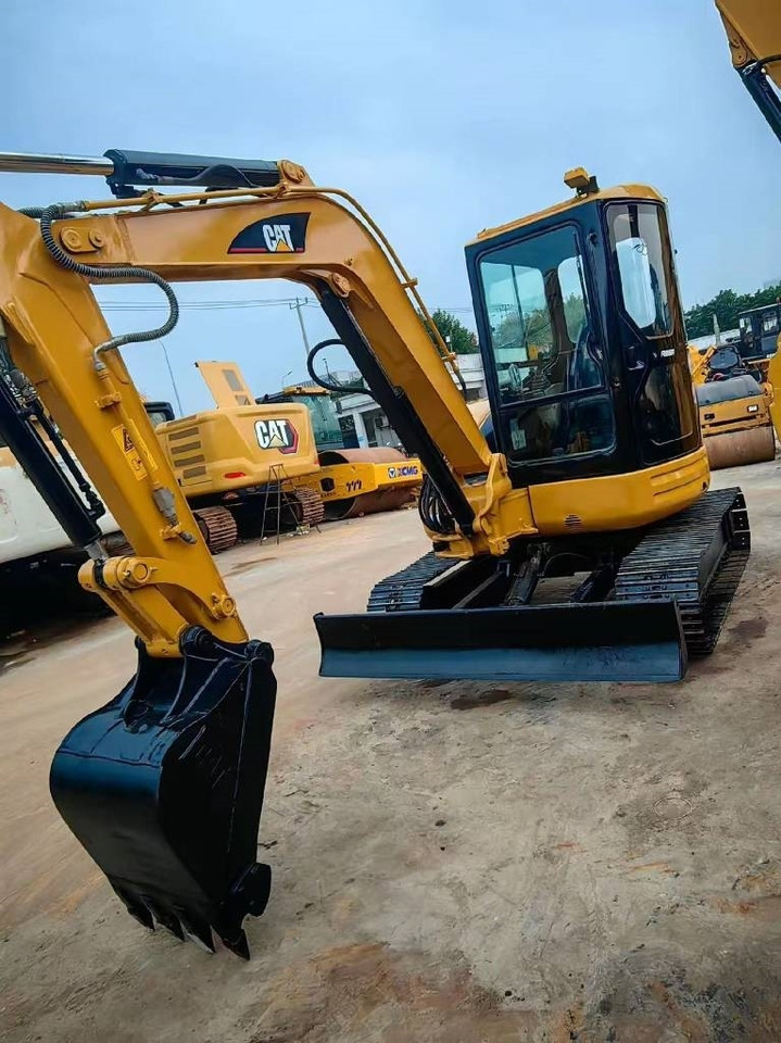 CAT 304 - Mini excavator: picture 4 CAT 304 - Mini excavator: picture 4