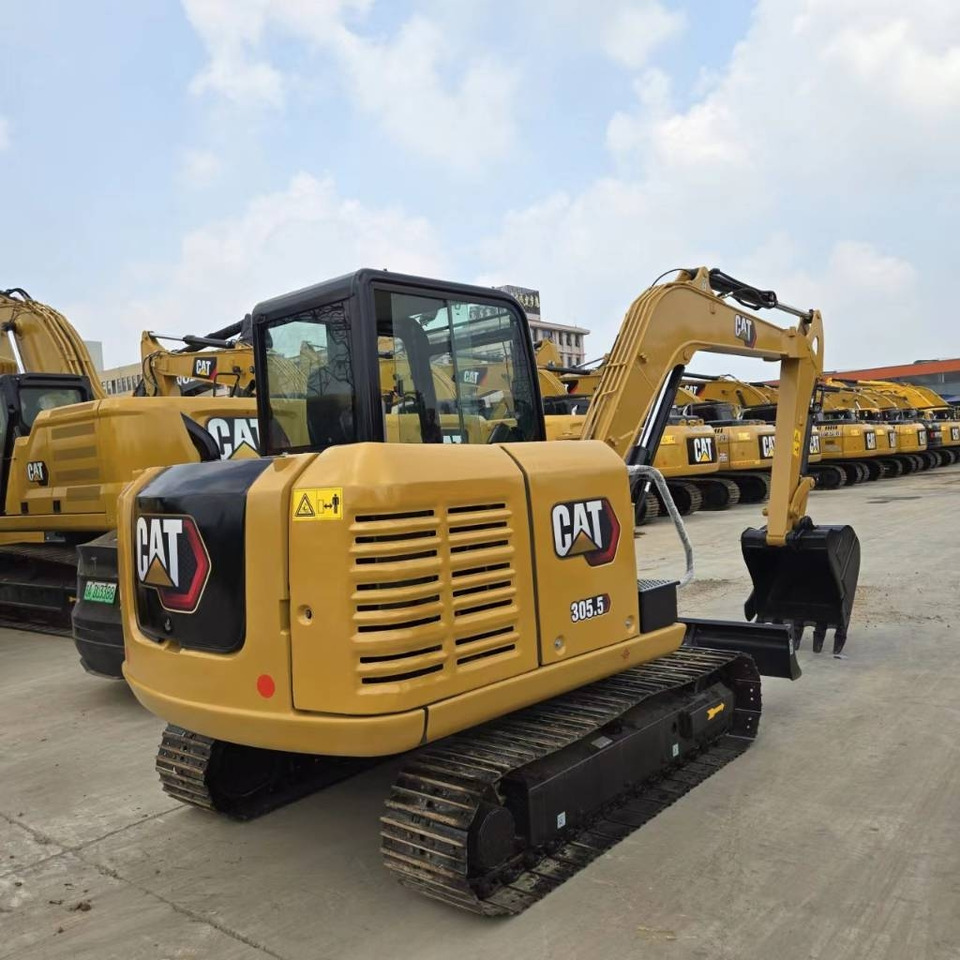 CAT 305  - Mini excavator: picture 1 CAT 305  - Mini excavator: picture 1
