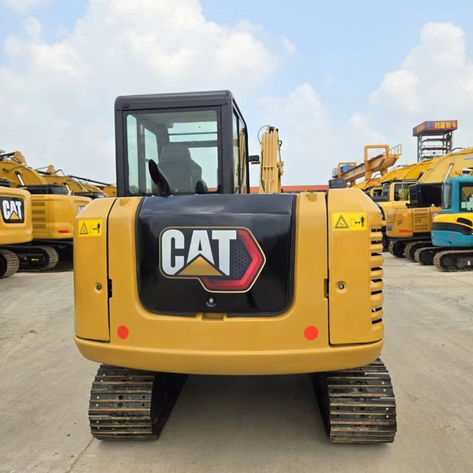 CAT 305  - Mini excavator: picture 2 CAT 305  - Mini excavator: picture 2