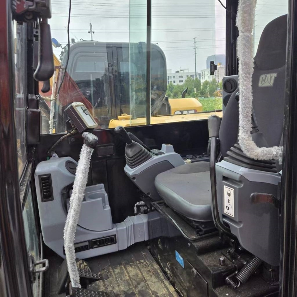 CAT 305  - Mini excavator: picture 5 CAT 305  - Mini excavator: picture 5