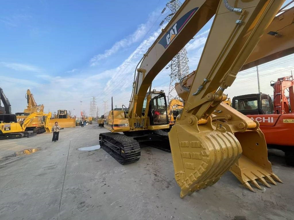 CAT 320 B - Crawler excavator: picture 3 CAT 320 B - Crawler excavator: picture 3