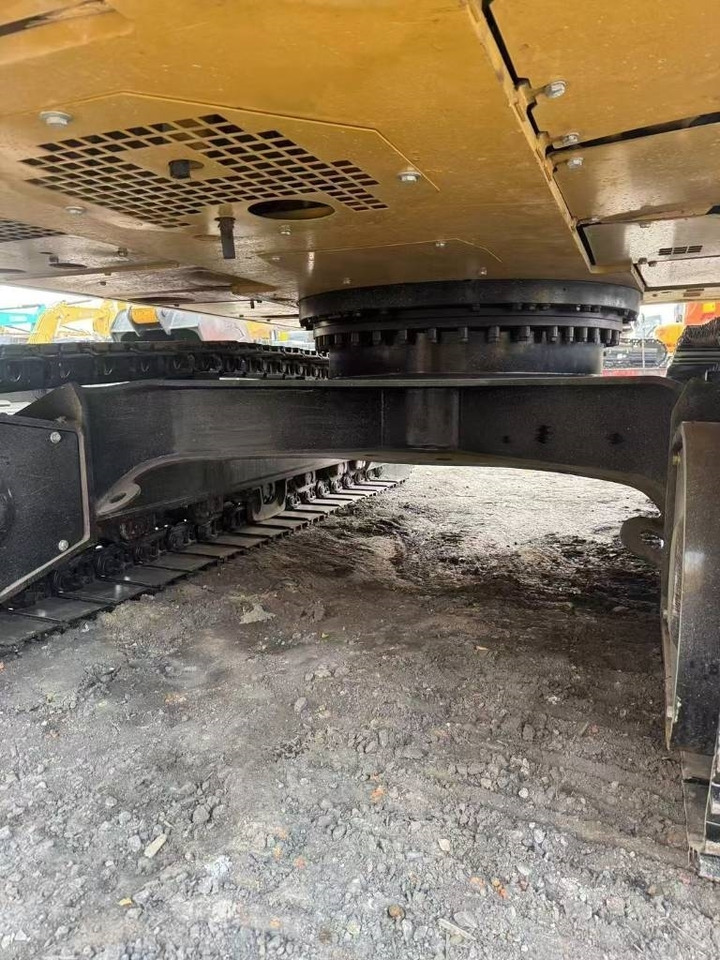Crawler excavator CAT 320 GC: picture 7