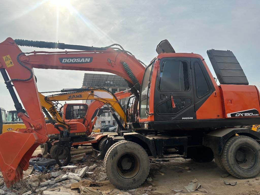 Doosan DX 150W -9 - Wheel excavator: picture 4 Doosan DX 150W -9 - Wheel excavator: picture 4