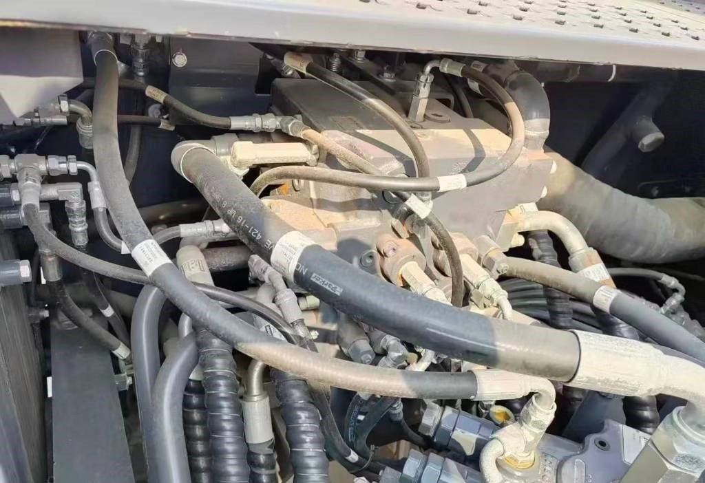 Doosan DX 220 - Crawler excavator: picture 4 Doosan DX 220 - Crawler excavator: picture 4