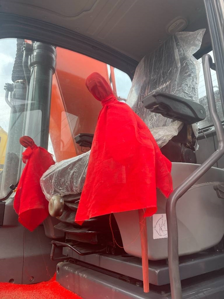 Doosan DX 225  - Crawler excavator: picture 2 Doosan DX 225  - Crawler excavator: picture 2