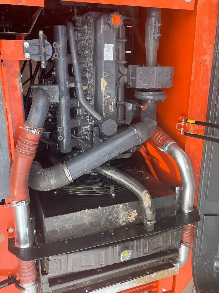 Crawler excavator Doosan DX 225: picture 11