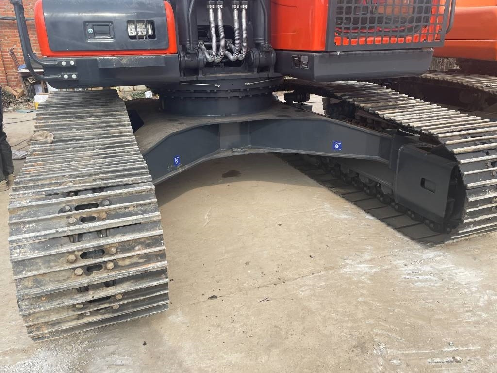 Crawler excavator Doosan DX 225: picture 8