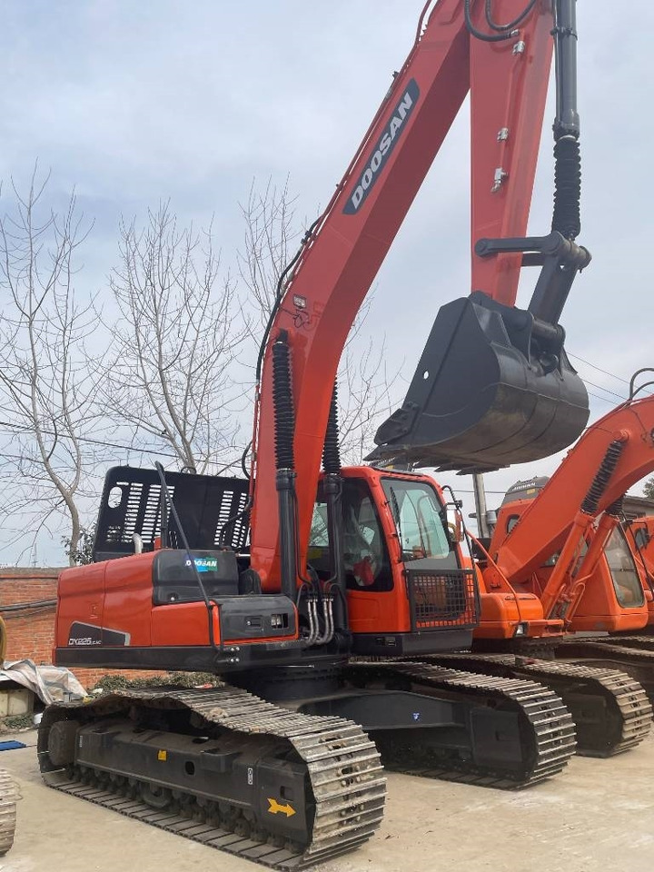 Crawler excavator Doosan DX 225: picture 7