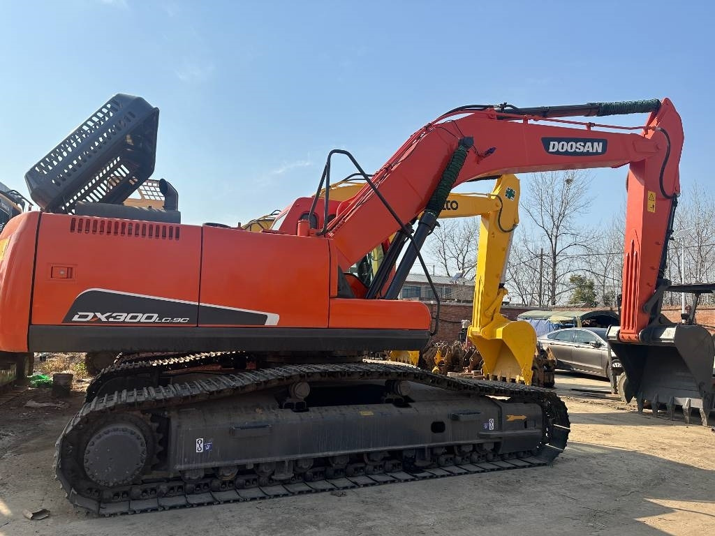 Doosan DX 300 - Crawler excavator: picture 2 Doosan DX 300 - Crawler excavator: picture 2