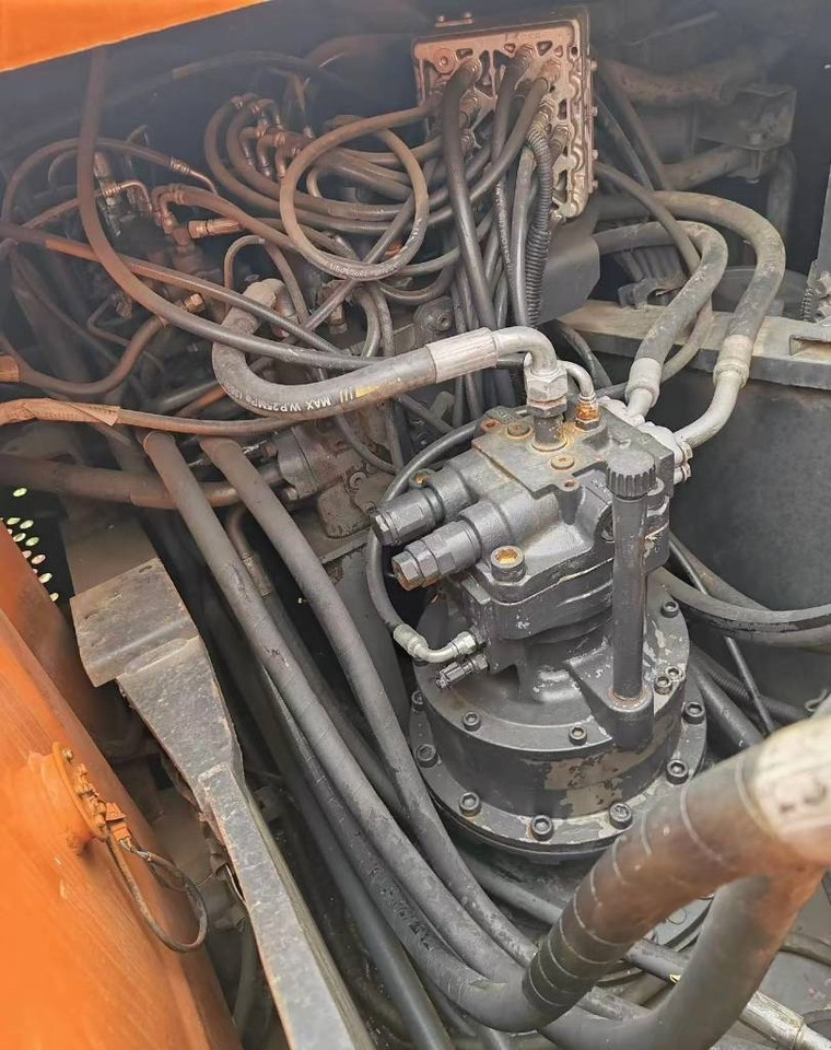 Hitachi 200 - Crawler excavator: picture 4 Hitachi 200 - Crawler excavator: picture 4