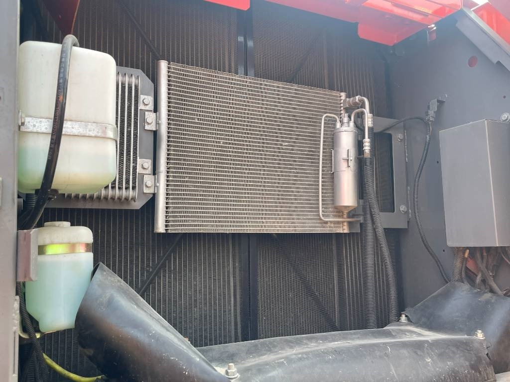 Hitachi 210LC - Crawler excavator: picture 3 Hitachi 210LC - Crawler excavator: picture 3