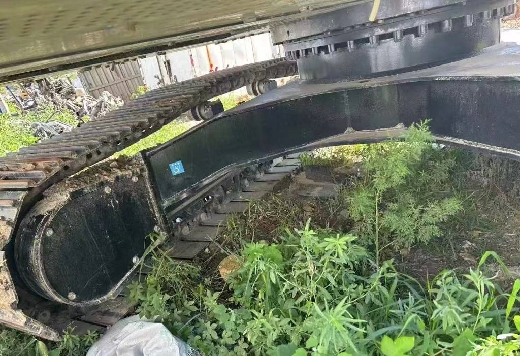 Hitachi 250 - Crawler excavator: picture 4 Hitachi 250 - Crawler excavator: picture 4